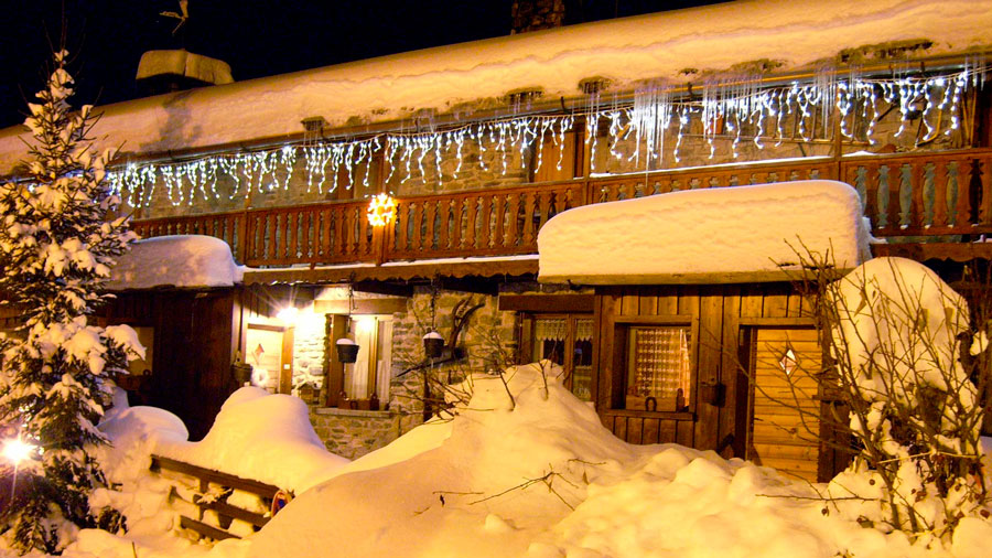 Chalet Le Planté de bâton en hiver